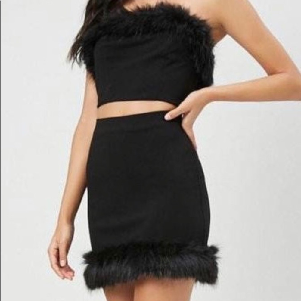 Forever 21 Black Fur Trim Mini Skirt S NWT